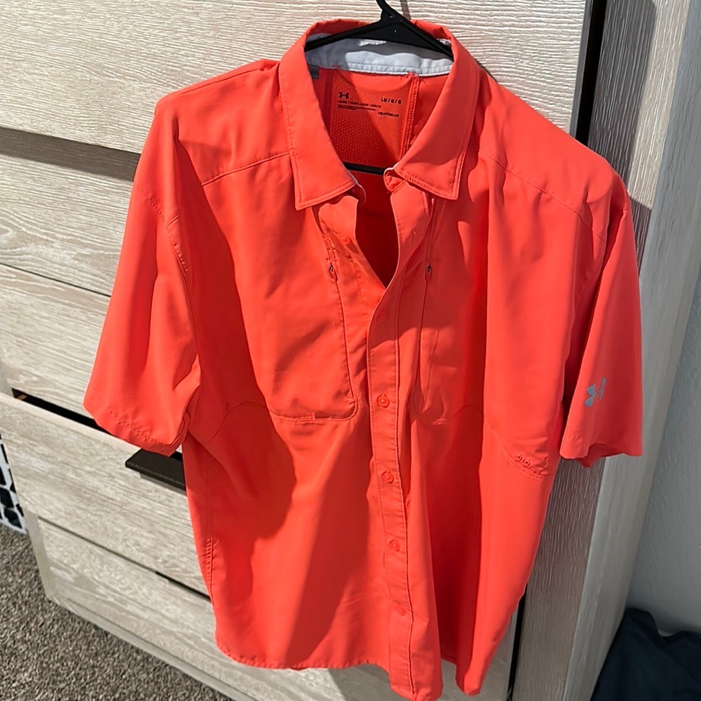 Men’s Large Under Armour fishing shirt